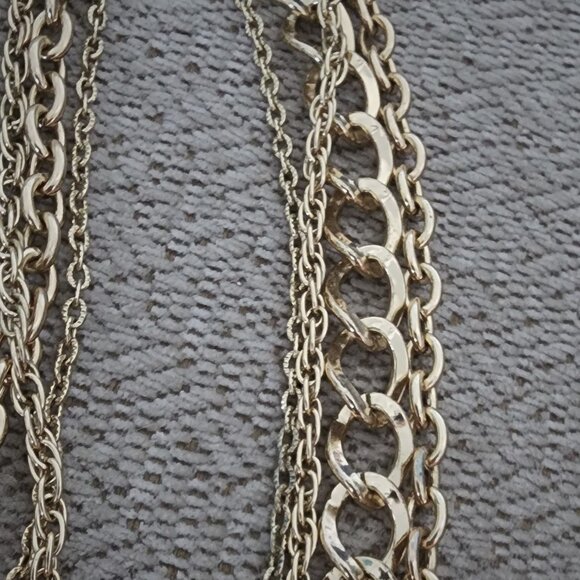 Vintage 80's Gold Draped Layered Chains-Mixed Styles-Gold-Tone-Fashion Jewelry - Picture 4 of 5